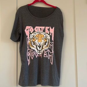 Oversized Graphic Tee